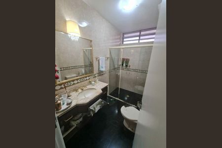 Casa à venda com 300m², 5 quartos e 4 vagas