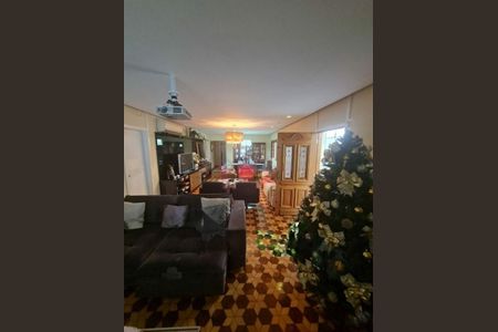 Casa à venda com 300m², 5 quartos e 4 vagas
