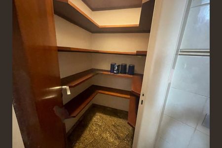 Apartamento à venda com 232m², 4 quartos e 4 vagas