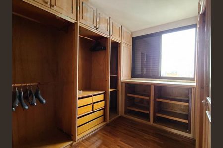 Apartamento à venda com 228m², 4 quartos e 3 vagas