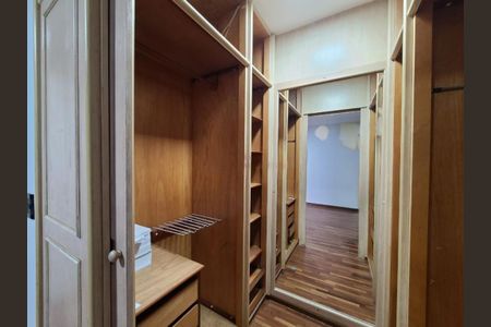 Apartamento à venda com 228m², 4 quartos e 3 vagas