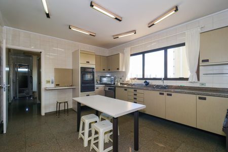 Apartamento à venda com 945m², 4 quartos e 4 vagas Apartamento à venda com 945m², 4 quartos e 4 vagasCozinha