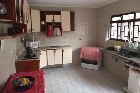 Casa à venda com 197m², 3 quartos e 4 vagas