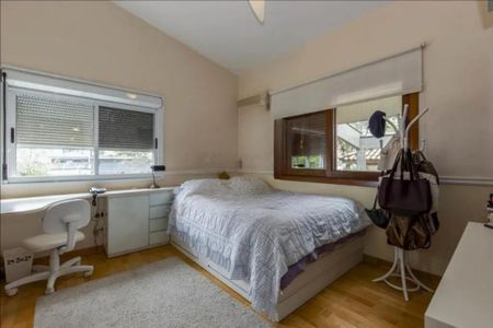Casa à venda com 370m², 4 quartos e 4 vagas