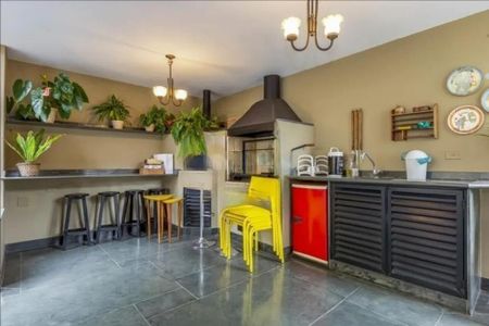 Casa à venda com 370m², 4 quartos e 4 vagas