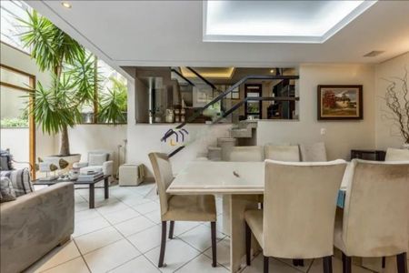 Casa à venda com 370m², 4 quartos e 4 vagas