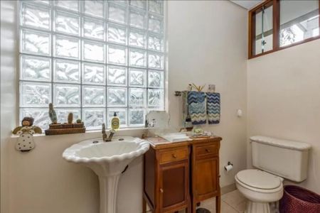 Casa à venda com 370m², 4 quartos e 4 vagas
