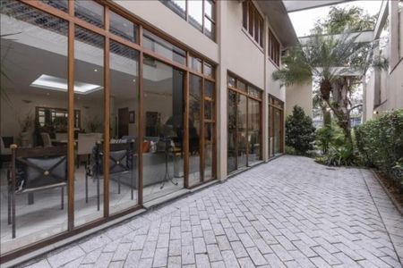 Casa à venda com 370m², 4 quartos e 4 vagas
