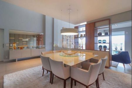 Apartamento à venda com 191m², 3 quartos e 4 vagas