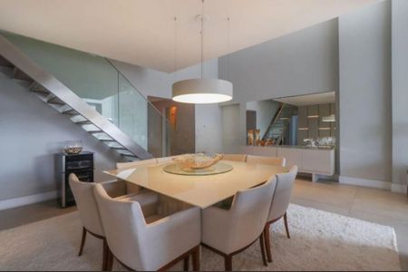 Apartamento à venda com 191m², 3 quartos e 4 vagas