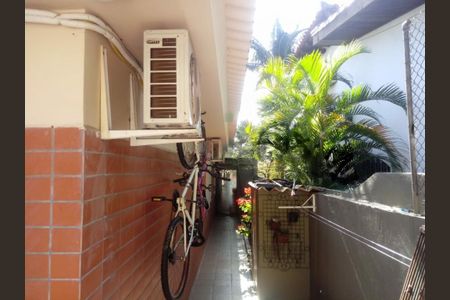 Casa à venda com 180m², 4 quartos e 4 vagas