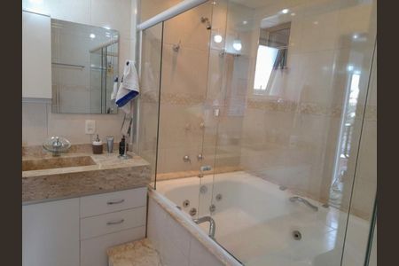 Casa à venda com 316m², 4 quartos e 6 vagas