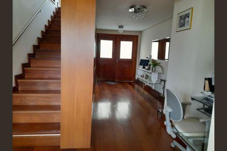Casa à venda com 316m², 4 quartos e 6 vagas