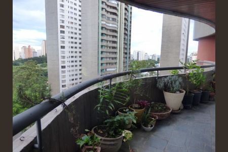 Apartamento à venda com 160m², 3 quartos e 2 vagas