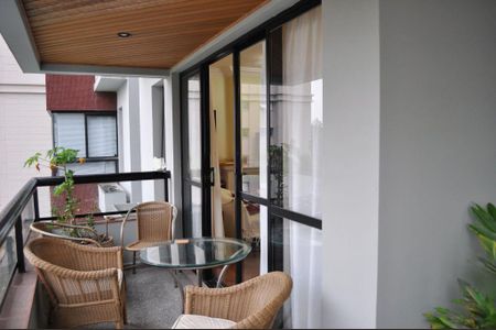 Apartamento à venda com 156m², 4 quartos e 3 vagas