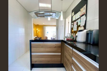 Apartamento para alugar com 159m², 3 quartos e 3 vagas