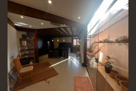 Casa à venda com 292m², 3 quartos e 4 vagas