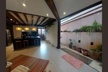 Casa à venda com 292m², 3 quartos e 4 vagas