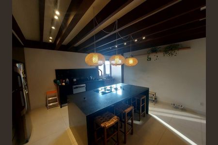 Casa à venda com 292m², 3 quartos e 4 vagas