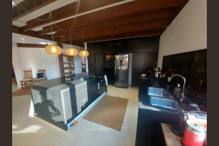 Casa à venda com 292m², 3 quartos e 4 vagas