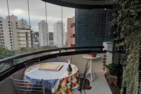 Apartamento para alugar com 140m², 3 quartos e 2 vagas