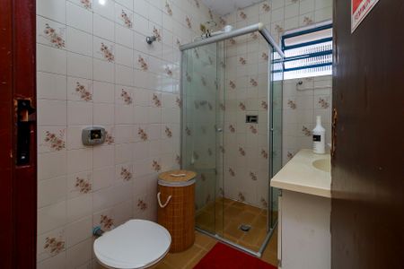 Casa à venda com 190m², 3 quartos e 4 vagas Casa à venda com 190m², 3 quartos e 4 vagasBanheiro 1