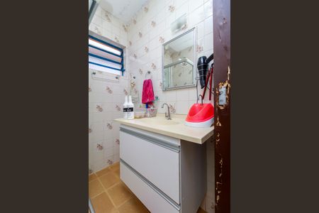 Casa à venda com 190m², 3 quartos e 4 vagas Casa à venda com 190m², 3 quartos e 4 vagasBanheiro 1