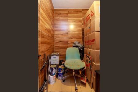 Casa à venda com 190m², 3 quartos e 4 vagas Casa à venda com 190m², 3 quartos e 4 vagasÁrea de Serviço - Quarto