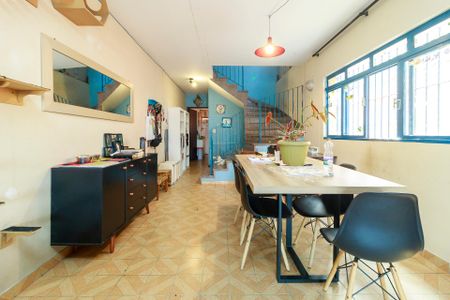 Casa à venda com 190m², 3 quartos e 4 vagas Casa à venda com 190m², 3 quartos e 4 vagasSala