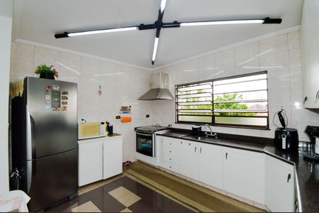 Casa à venda com 250m², 4 quartos e 5 vagasCozinha