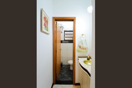 Casa à venda com 250m², 4 quartos e 5 vagasLavabo