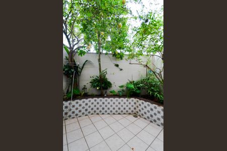 Casa à venda com 250m², 4 quartos e 5 vagasÁrea de Serviço