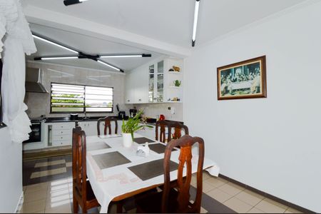 Casa à venda com 250m², 4 quartos e 5 vagasCozinha