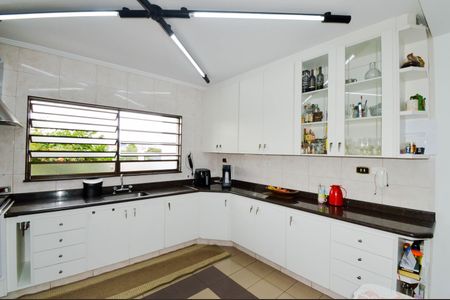 Casa à venda com 250m², 4 quartos e 5 vagasCozinha