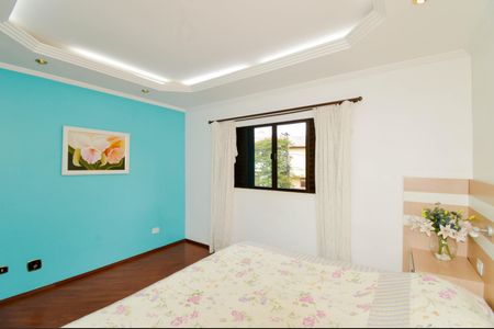 Casa à venda com 250m², 4 quartos e 5 vagasQuarto 3 - Suíte