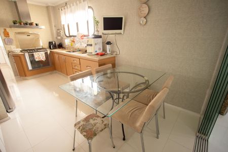 Apartamento à venda com 347m², 4 quartos e 3 vagas Apartamento à venda com 347m², 4 quartos e 3 vagasCOZINHA