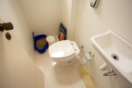 Apartamento à venda com 347m², 4 quartos e 3 vagas Apartamento à venda com 347m², 4 quartos e 3 vagasLAVABO 2
