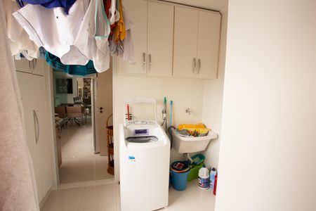 Apartamento à venda com 347m², 4 quartos e 3 vagas Apartamento à venda com 347m², 4 quartos e 3 vagasÁREA DE SERVIÇO