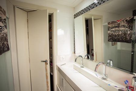 Apartamento à venda com 347m², 4 quartos e 3 vagas Apartamento à venda com 347m², 4 quartos e 3 vagasBANHEIRO QUARTO 3