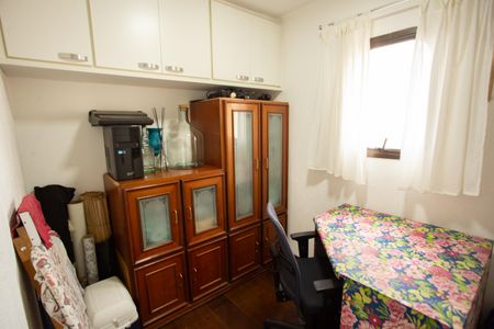 Apartamento à venda com 347m², 4 quartos e 3 vagas Apartamento à venda com 347m², 4 quartos e 3 vagasÁREA DE SERVIÇO