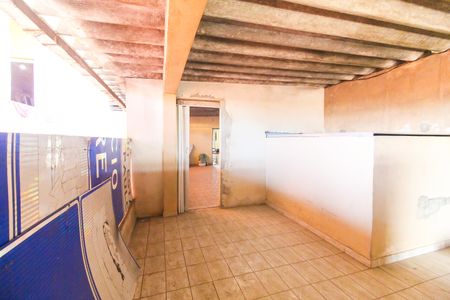 Casa à venda com 333m², 4 quartos e 2 vagas Casa à venda com 333m², 4 quartos e 2 vagasTerraço