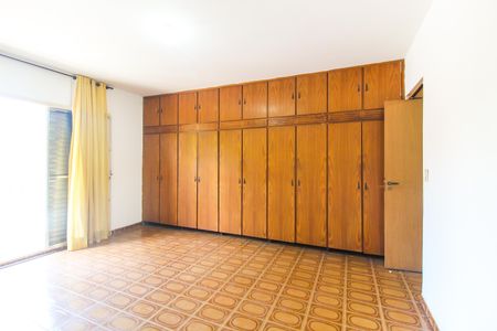 Casa à venda com 333m², 4 quartos e 2 vagas Casa à venda com 333m², 4 quartos e 2 vagasSuíte 2