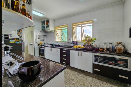 Apartamento à venda com 127m², 2 quartos e 3 vagasCozinha