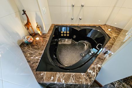 Apartamento à venda com 127m², 2 quartos e 3 vagasBanheiro do Quarto 1