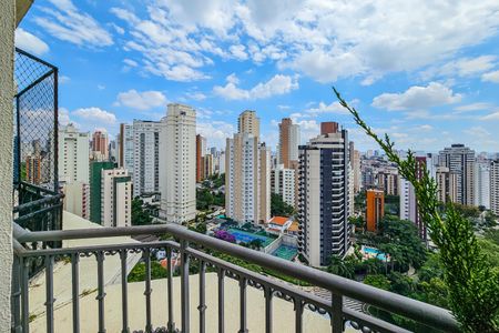 Apartamento à venda com 127m², 2 quartos e 3 vagasVaranda Quarto 2