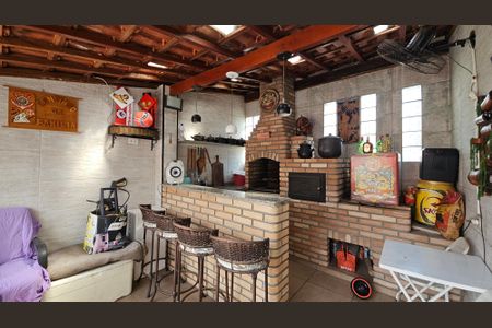Casa à venda com 200m², 3 quartos e 2 vagas Casa à venda com 200m², 3 quartos e 2 vagasChurrasqueira