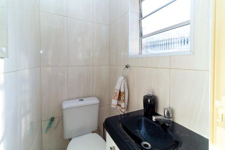 Casa à venda com 150m², 4 quartos e 2 vagas Casa à venda com 150m², 4 quartos e 2 vagasBanheiro