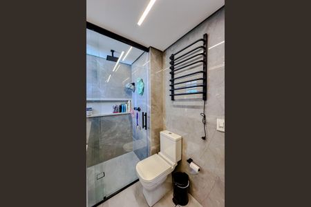 Apartamento à venda com 210m², 4 quartos e 3 vagasBanheiro da Suíte