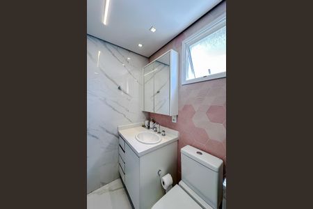 Apartamento à venda com 210m², 4 quartos e 3 vagasBanheiro da Suíte 2