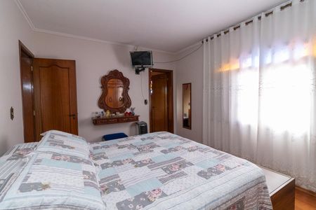 Casa à venda com 141m², 3 quartos e 4 vagasSuíte